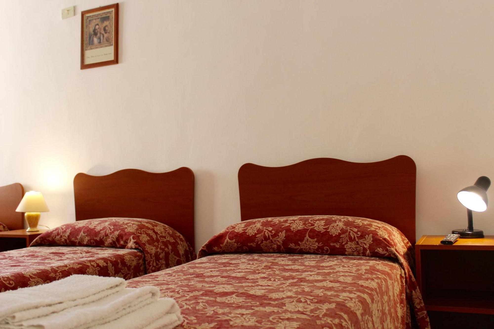 Albergo Del Santuario Santa Maria di Leuca Luaran gambar