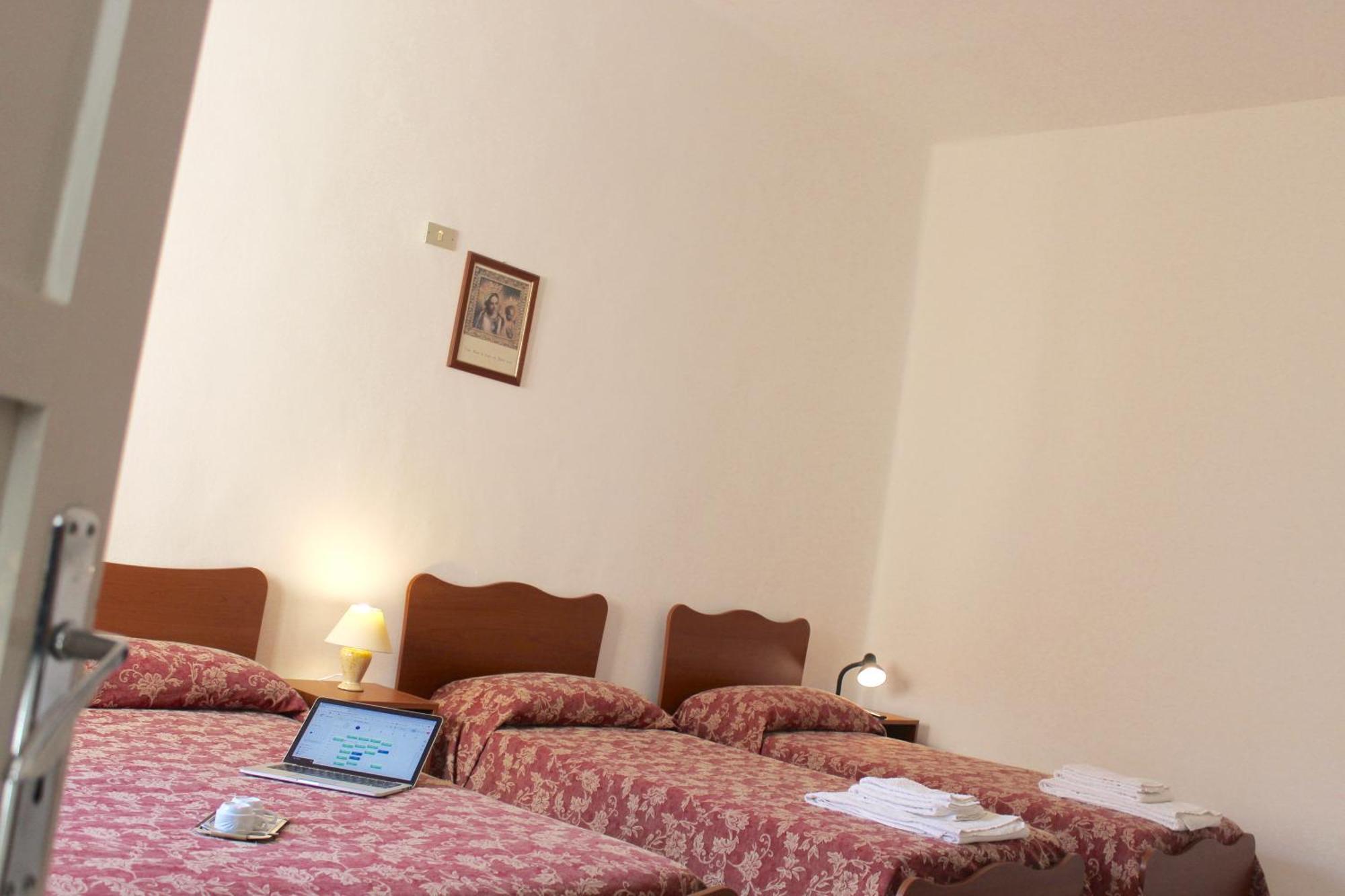 Albergo Del Santuario Santa Maria di Leuca Luaran gambar